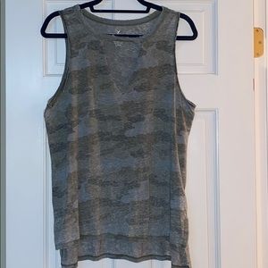 AMERICAN EAGLE distressed, muted green camo tank